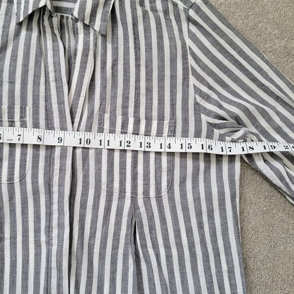 Lord & Taylor Women's Striped button-down Shirt Size US SP - Picture 7 of 8
